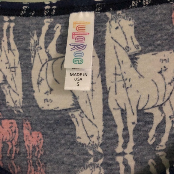 LulaRoe Irma Tunic Tee - Picture 3 of 4